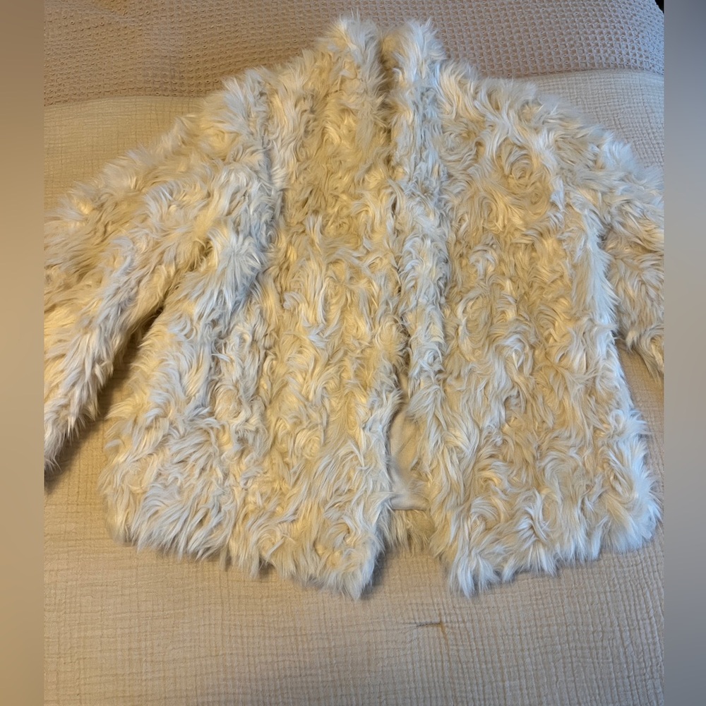 Vince Plush Faux Fur Jacket - Cream (size small) - Picture 3 of 8